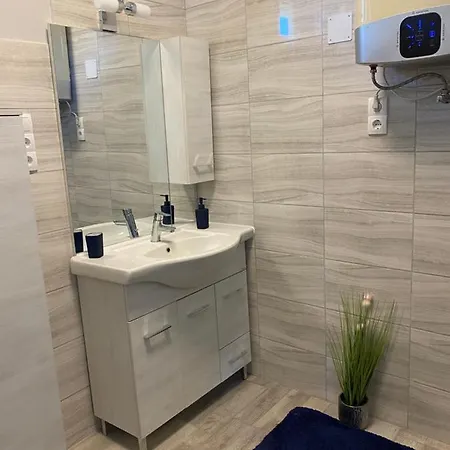 Veronika Vendeghaz Apartmán *